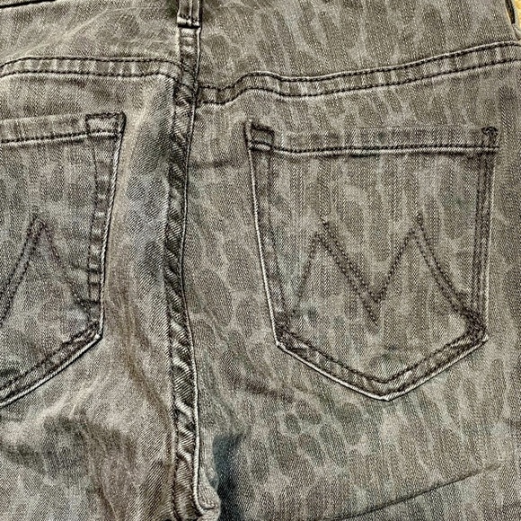 MOTHER Denim The High Waisted Looker in Bad Cat Black Gray Leopard Jeans Sz 25 - Picture 12 of 14